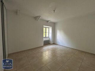  Appartement à louer 3 pièces 81 m²