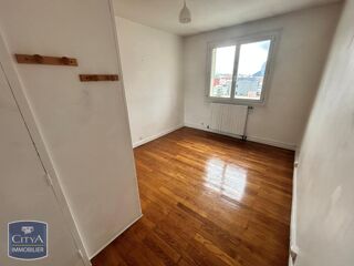  Appartement à louer 3 pièces 83 m²