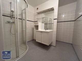  Appartement à louer 3 pièces 85 m²