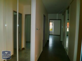  Appartement à louer 3 pièces 75 m²