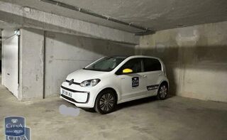  Parking / Garage à louer 