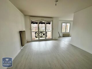  Appartement à louer 4 pièces 82 m²