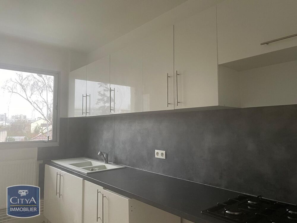 location Appartement - 3 pièce(s) - 70 m² Sainte-Geneviève-des-Bois (91700)