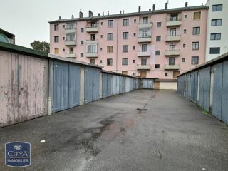  Parking / Garage à louer 