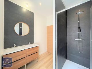  Appartement à louer 4 pièces 124 m²
