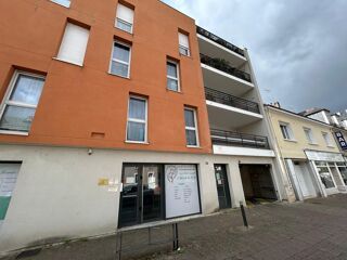  Parking / Garage à louer 