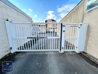  Parking / Garage à louer 