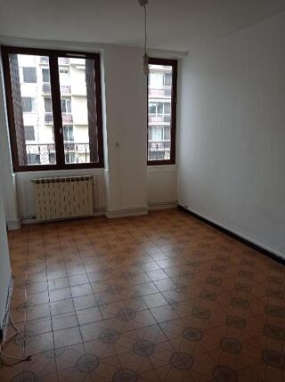  Appartement à louer 2 pièces 42 m²