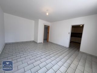  Appartement à louer 3 pièces 77 m²