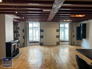  Appartement à louer 3 pièces 97 m²