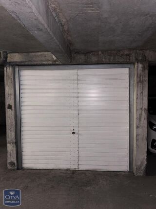  Parking / Garage à louer 