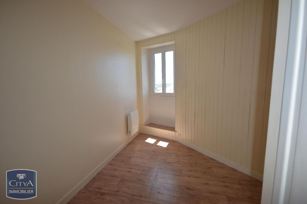 À LOUER : Appartement rénové T2 situé en plein coeur de C....