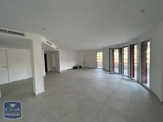  Appartement à louer 3 pièces 92 m²