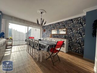  Appartement à louer 4 pièces 84 m²
