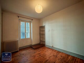  Appartement à louer 3 pièces 76 m²