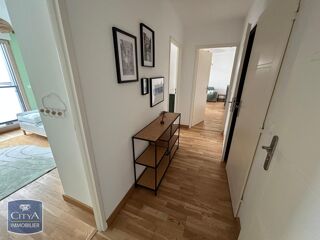  Appartement à louer 4 pièces 89 m²