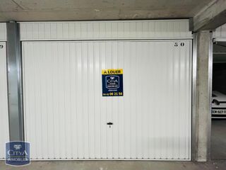  Parking / Garage à louer 