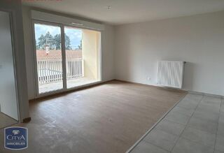  Appartement à louer 3 pièces 65 m²