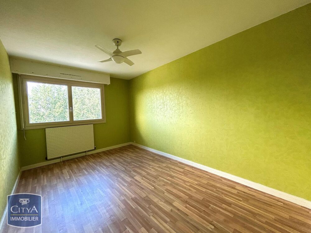 À LOUER : Appartement T3 situé à Bourges. Ce bien spacie....