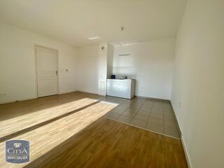  Appartement à louer 3 pièces 65 m²