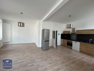  Appartement à louer 5 pièces 95 m²