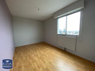 Appartement à louer 5 pièces 131 m²