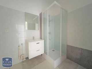 Appartement à louer 3 pièces 79 m²