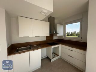  Appartement à louer 4 pièces 86 m²