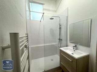  Appartement à louer 3 pièces 85 m²