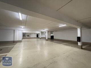  Parking / Garage à louer 