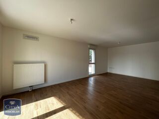  Appartement à louer 4 pièces 76 m²