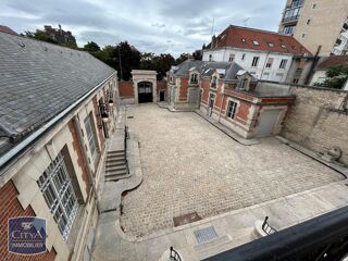  Appartement à louer 3 pièces 82 m²