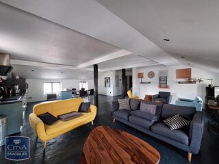  Appartement à louer 3 pièces 135 m²