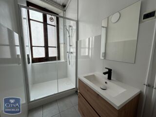  Appartement à louer 4 pièces 75 m²
