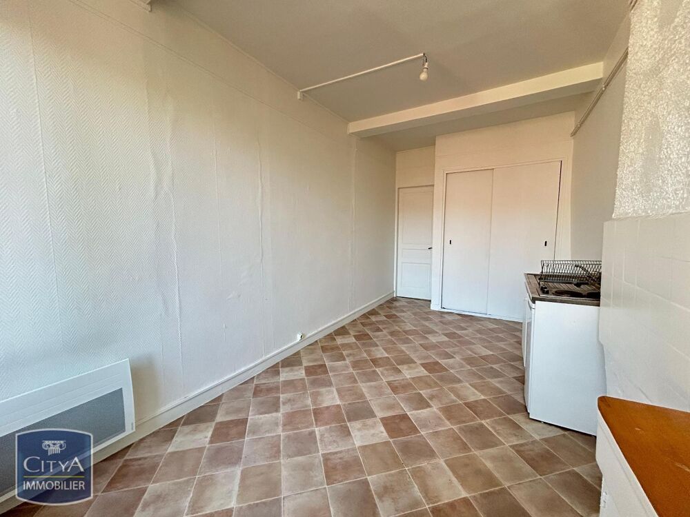À LOUER : Appartement ancien T1 situé en plein coeur de S....