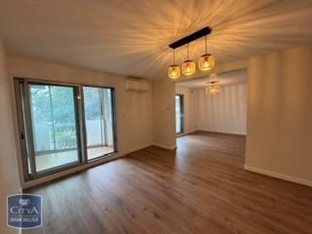 location Appartement - 3 pièce(s) - 80 m² Nimes (30900)