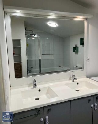  Appartement à louer 4 pièces 93 m²