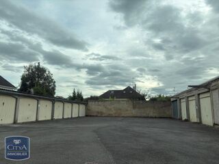  Parking / Garage à louer 