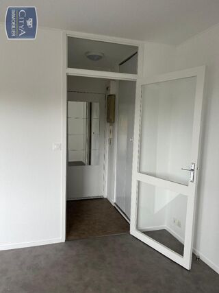  Appartement à louer 1 pièce 28 m²