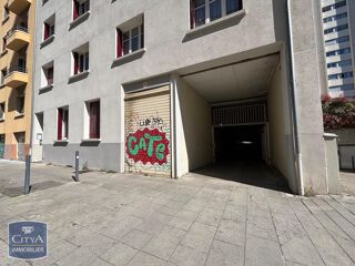  Parking / Garage à louer 