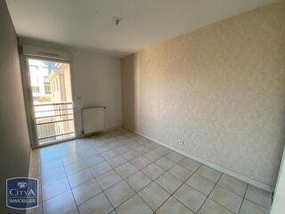  Appartement à louer 3 pièces 85 m²