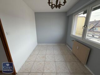 Appartement à louer 4 pièces 90 m²