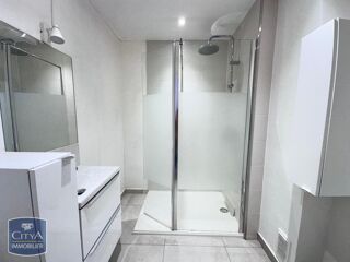  Appartement à louer 4 pièces 83 m²