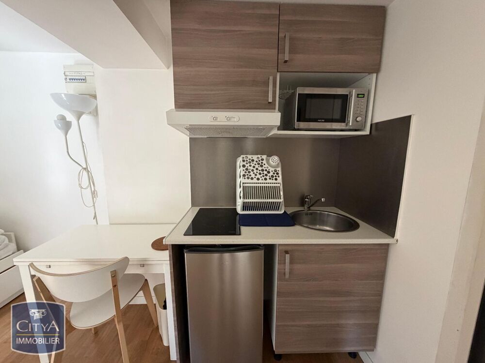 Studio (1 pièce) avec cuisine équipée, idéal pour une pe....