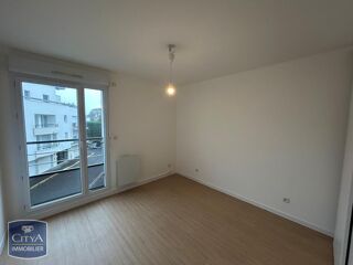 location Appartement - 3 pièce(s) - 96 m² Saint-Cyr-sur-Loire (37540)