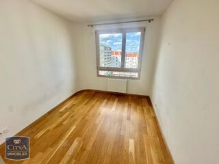  Appartement � louer 5 pi�ces 121 m�