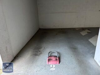  Parking / Garage à louer 