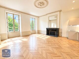  Appartement à louer 3 pièces 65 m²