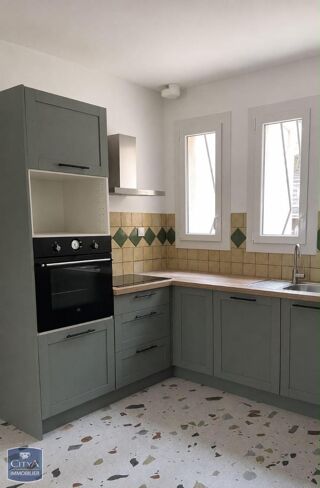  Appartement à louer 4 pièces 96 m²