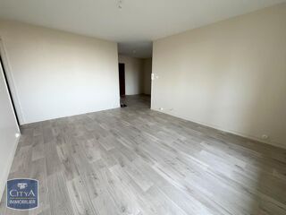  Appartement à louer 4 pièces 81 m²